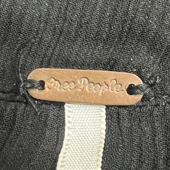 Free People Blouse Womens Medium Black Ruffle Button Front Sleeveless Boho Gauze - Picture 6 of 13